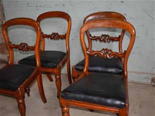 4 Mahogany Balloon Back Chairs zx2127