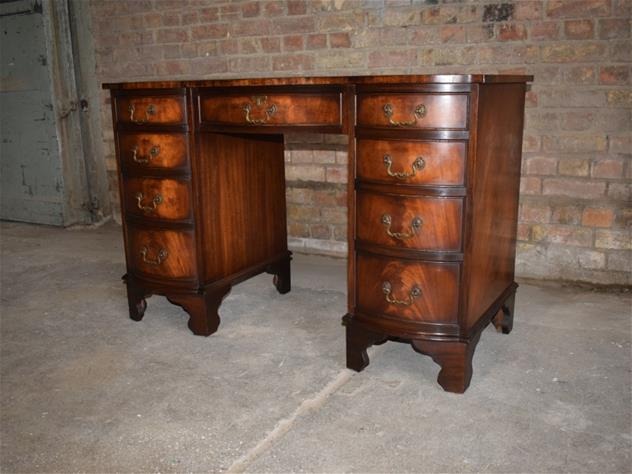 Mahogany Serpentine Pedestal Desk